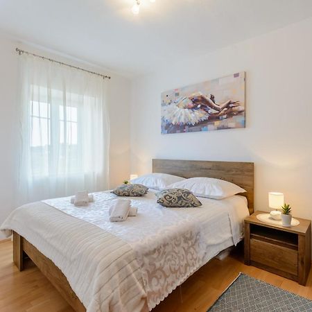 מילנה Apartman Mare מראה חיצוני תמונה